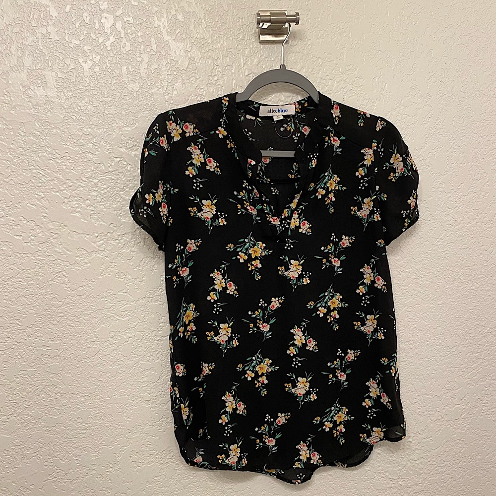 Women’s top, size S